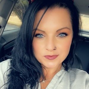 Meet your Posher, Angelia